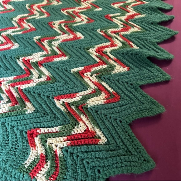 Green and Yellow Zigzag Holiday Handmade Throw Blanket Crochet - Picture 3 of 5